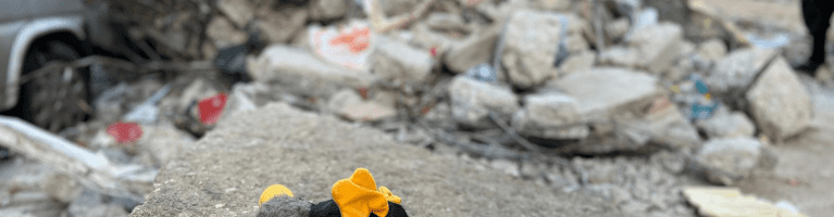 <b>Tremblement de terre en Turquie et en Syrie </b> – inquiétude pour <b>les enfants</b> ensevelis
