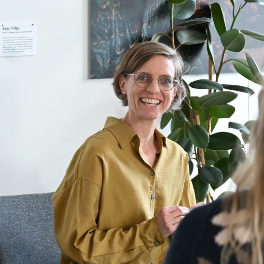 Deborah Save the Children Schweiz-zg Deborah Schmidiger im Interview zu Kinderrechte in der Wirtschaft