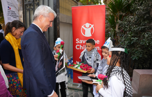 Bundesrat-Beat-Jans-besucht-eine-Einrichtung-von-Save-the-Children