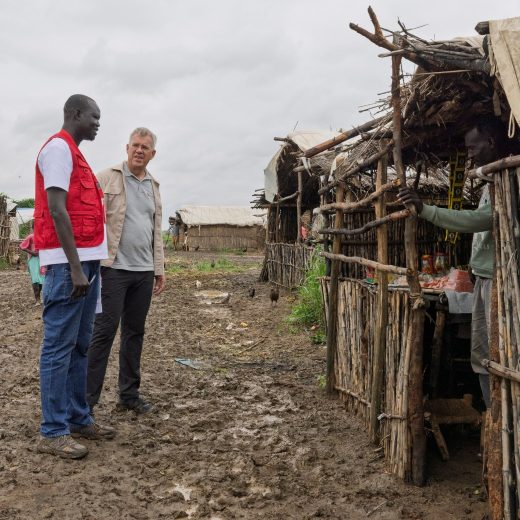 Adrian Förster unterwegs in einem der vier Flüchtlingscamps in Maban im Norden des Landes.